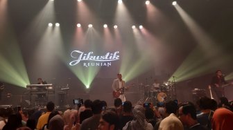 Konser Reuni, Jikustik Singgung Sheila on 7