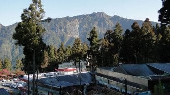 Alishan Station (Wikimedia Commons Bernard Gagnon)