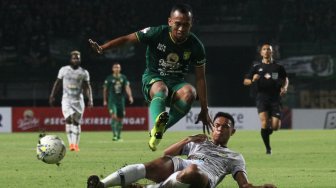 Irfan Jaya Tetap di Persebaya Surabaya Musim Depan