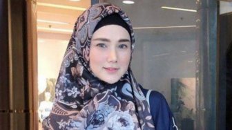 Suami Dibui, Mulan Jameela Nyanyi Dangdut Keliling Kota, Bangkrut?