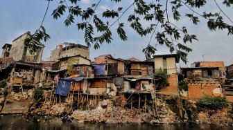 Menelisik Kehidupan Warga Bantaran Sungai Ciliwung