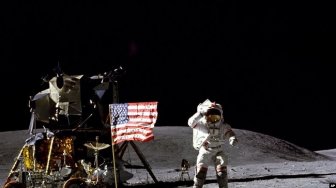 50 Tahun Berlalu, Jutaan Orang Yakin Apollo 11 Tak Pernah Mendarat di Bulan