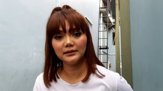 Dilaporkan ke Polisi, Rina Nose Tak Tahu Latuconsina Nama Marga