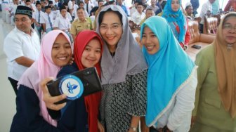 Dirjen IKMA Kemenperin RI Serahkan 17 Mesin Usaha Kepada Pemkab Probolinggo