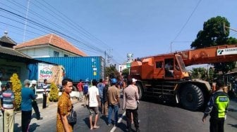 Truk Kontainer Tabrak Puskesmas Mojosongo, Pengendara Motor Tewas Terseret