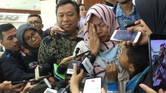 DPR Setuju Pemberian Amnesti, Tangis Baiq Nuril Pecah