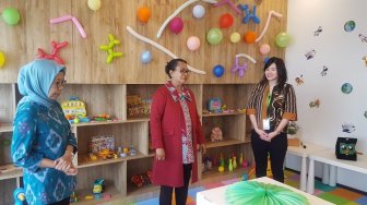 Dukung Area Kerja Ramah Anak, Menteri Yohana Resmikan Kids Room