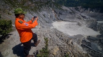 Vulkanolog: Erupsi Tangkuban Perahu Tak Berbahaya, Warga Bandung Aman