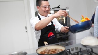 Chef Kwok-keung Chan Beberkan Bumbu Rahasia Lezatnya Masakan Fusion Asia