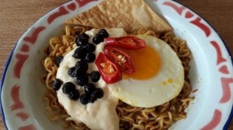 Ropang OTW, Tempat Nongkrong Asyik yang Sajikan Indomie Goreng Boba