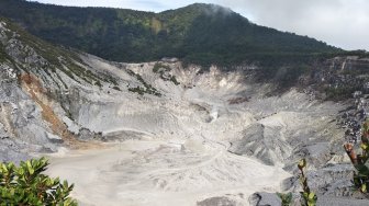 Indah Tak Bercela, 5 Potret Gunung Tangkuban Perahu Sebelum Erupsi