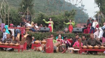 Kaligua Culture Festival Gelar Ruwatan Mesin Uap Kebun Teh di Brebes