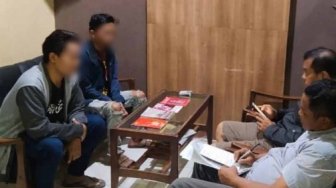 Pemuda Penyedia Buku Tokoh Kiri Dipulangkan Polisi, Buku Aidit Tetap Disita