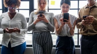 4 Alasan Banyak Orang Beralih Belanja Online. Ini Keuntungannya!