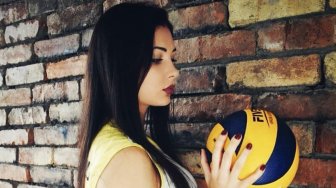 Tak Kalah dari Mia Khalifa, Nih Seksinya Atlet Voli Tatyana Demyanova