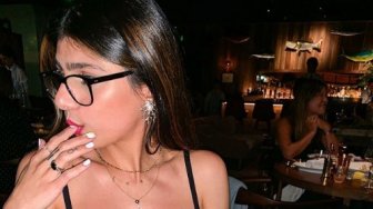 Eks Bintang Porno Mia Khalifa Duga Ledakan Besar di Beirut Konspirasi