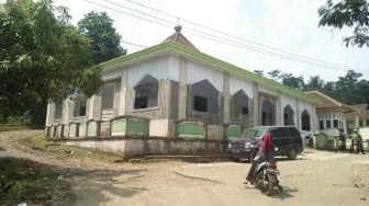 Diguncang Gempa Besar, Warga Pandeglang Panik Lalu Azan di Masjid