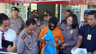  Buang Bayi di Kubangan, Mahasiswi NTT Ditangkap