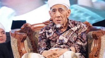 Profil KH Maimoen Zubair, Jasadnya Utuh Setelah 4 Tahun Dimakamkan di Makkah