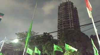 Kibarkan Bendera Setengah Tiang, PPP Gelar Salat Gaib untuk Mbah Moen