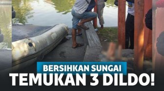 Bersihkan Sampah di Sungai Surabaya, Petugas Melongo Saat Temukan 3 Dildo