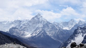 Bukan Putih, Salju di Pegunungan Alpen Berwarna Merah Darah