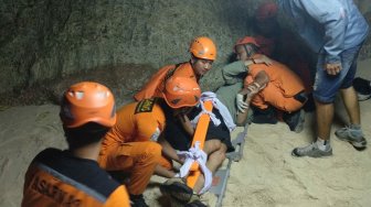 Bermain Paragliding Malam Hari, Turis Prancis Terjatuh