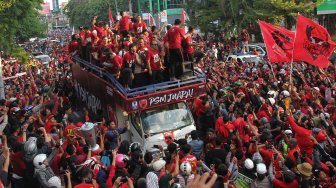 Kemeriahan Pawai Kemenangan PSM Makassar