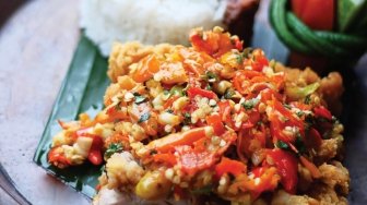 Ayam Kobar jadi Menu Kemerdekaan di Hotel Santika Premiere Bintaro