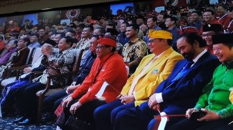 Dijegat Puan Setelah Pamitan ke Megawati, Begini Ekspresi Prabowo