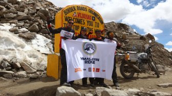 Gaspol, Darius dan Donna Agnesia Libas Jalan Raya Tertinggi Himalaya