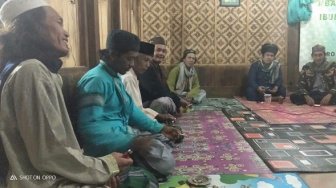 Jemaah Tarekat Naqsyabandiyah Idul Adha Duluan, Potong Kurban 2 Kambing
