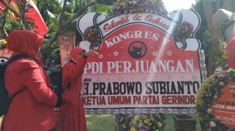 Karangan Bunga dari Prabowo di Kongres V PDIP, Sita Perhatian Peserta