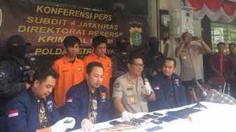 Rugikan Korban Rp 1 Miliar, Polisi Ringkus Dua Pembobol Kartu Kredit