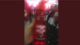 Pernak-pernik Souvernir Kongres PDIP di Bali, Semua Serba Merah