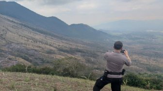 Polisi Selidiki Penyebab Kebakaran Hutan di Gunung Guntur