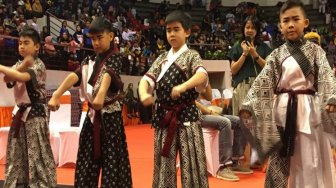 38 Koleksi Busana Jepang Indahkan Opening Kejuaraan Internasional Karate