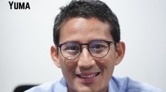 Mau Beli Kacamata, Sandiaga Uno Minta Bantuan Netizen Isi Polling