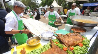 Melihat Masakan Daging Kurban Ala Chef Hotel Bintang 5