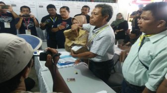 Segel Surat Rusak, Perhitungan Suara di KPU Trenggalek Berakhir Ricuh