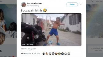 Joget Pakai Alarm Motor, Aksi Bocah Ini Bikin Ngakak