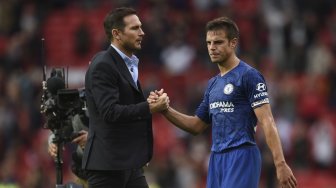 Chelsea Hancur Lebur di Old Trafford, Azpilicueta: Kami Belajar Banyak