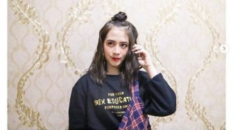 Lulus dari JKT48, Intip Yuk Kerennya Tartan Style ala Zara