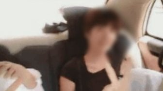 Lelaki Ini Pamer Bawa 5 Istri dalam Mobil, Malah Dapat Surat Tilang