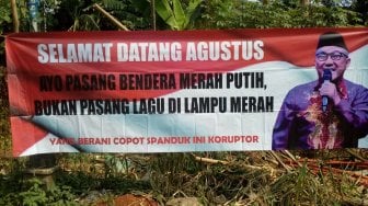 Lagu di Lampu Merah Bakal Diuji Coba, Warga Depok Bikin Spanduk Sindiran