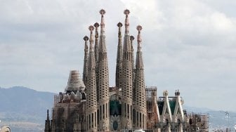 Diperkirakan Selesai Tahun 2026, Megahnya La Sagrada Familia di Barcelona