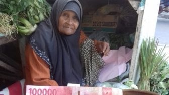 Nenek Renta Penjual Sayur Ditipu Pakai Uang Palsu, Pelaku Kabur Naik Mobil