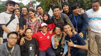 Anies Baswedan Diklaim Antar Persija Angkat 2 Piala, Warganet Protes