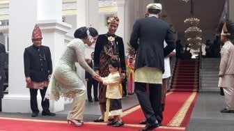 Tingkah Lucu Jan Ethes Bikin Seluruh Tamu Jokowi di Istana Gemas