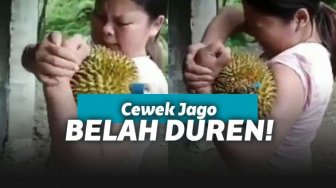 Edan! Tak Mau Gunakan Pisau, Wanita Ini Jago "Belah Durian"
